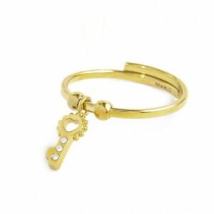 Anello con chiave pendente